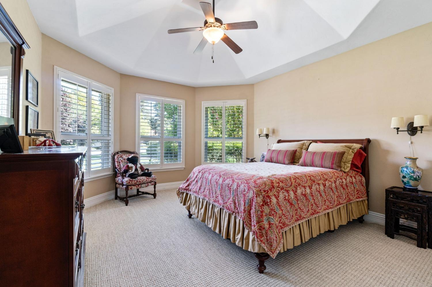 10595 E San Felipe Ave, Clovis, CA 93619