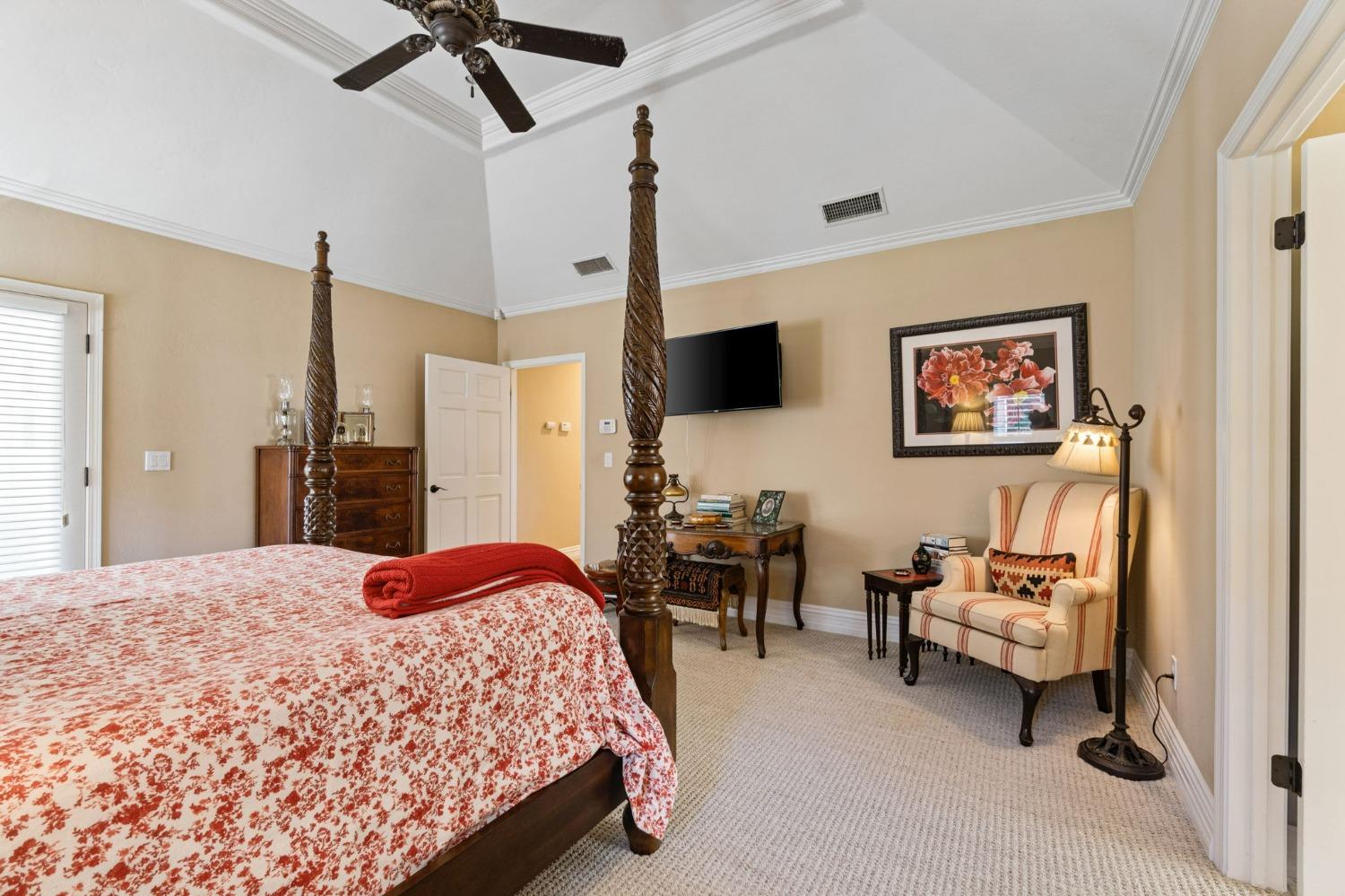 10595 E San Felipe Ave, Clovis, CA 93619