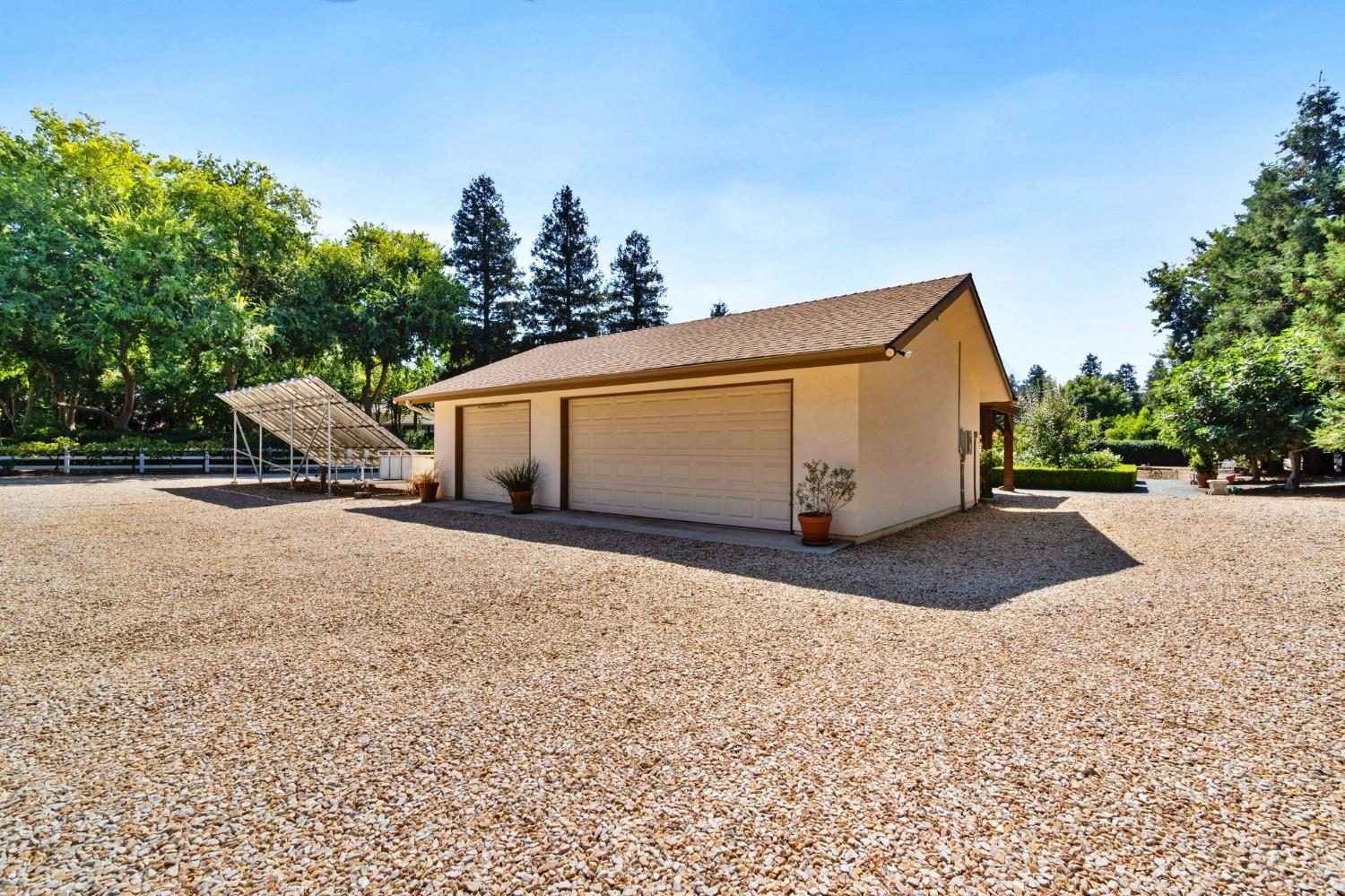 10595 E San Felipe Ave, Clovis, CA 93619