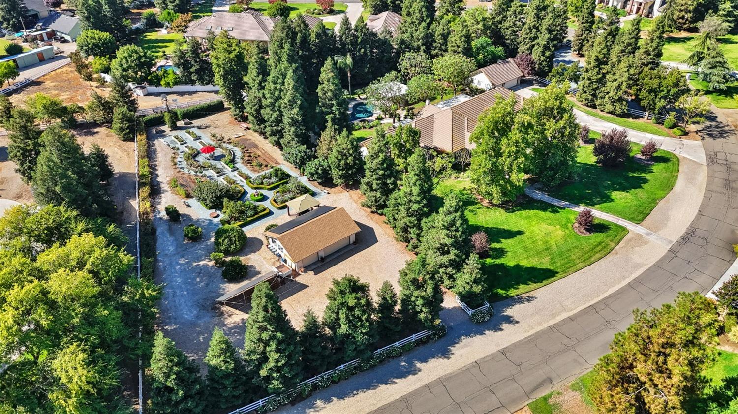 10595 E San Felipe Ave, Clovis, CA 93619