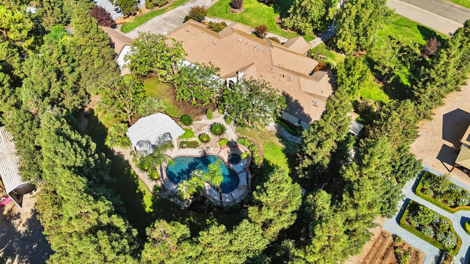 10595 E San Felipe Ave, Clovis, CA 93619