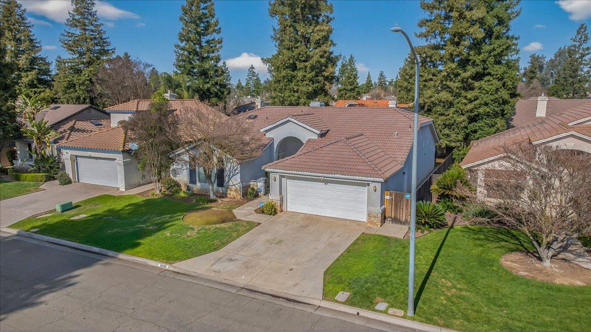 5950 W Chennault Ave, Fresno, CA 93722