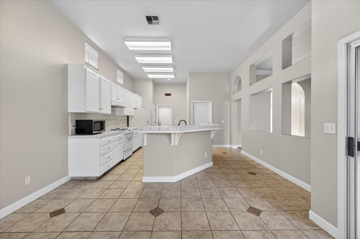 5950 W Chennault Ave, Fresno, CA 93722