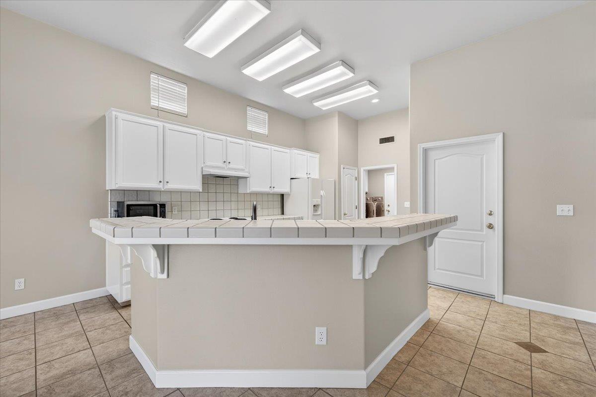 5950 W Chennault Ave, Fresno, CA 93722