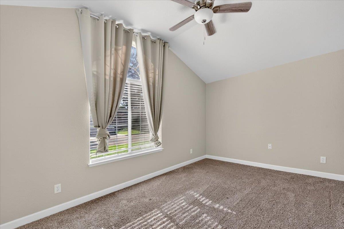 5950 W Chennault Ave, Fresno, CA 93722