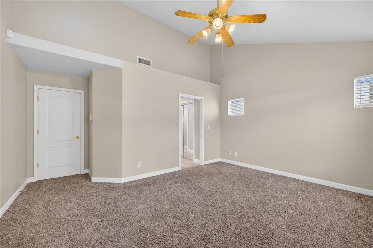 5950 W Chennault Ave, Fresno, CA 93722