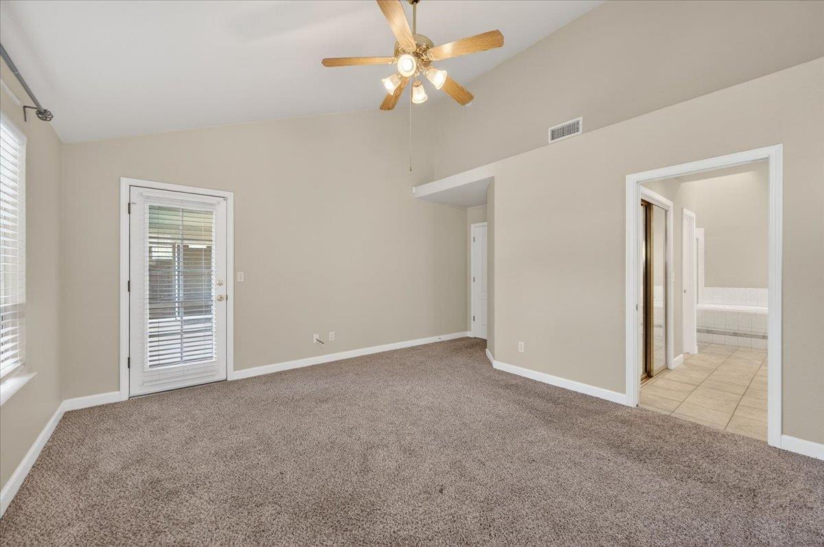 5950 W Chennault Ave, Fresno, CA 93722