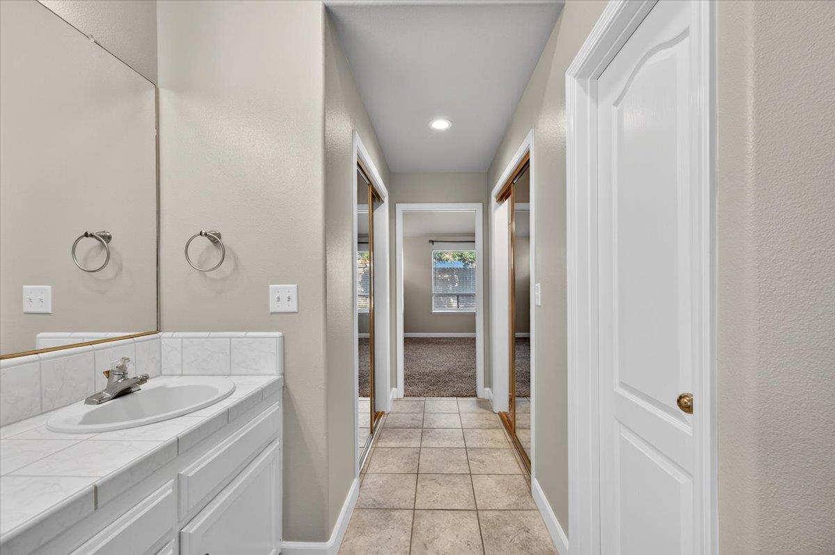 5950 W Chennault Ave, Fresno, CA 93722