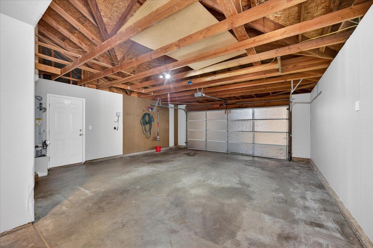 5950 W Chennault Ave, Fresno, CA 93722