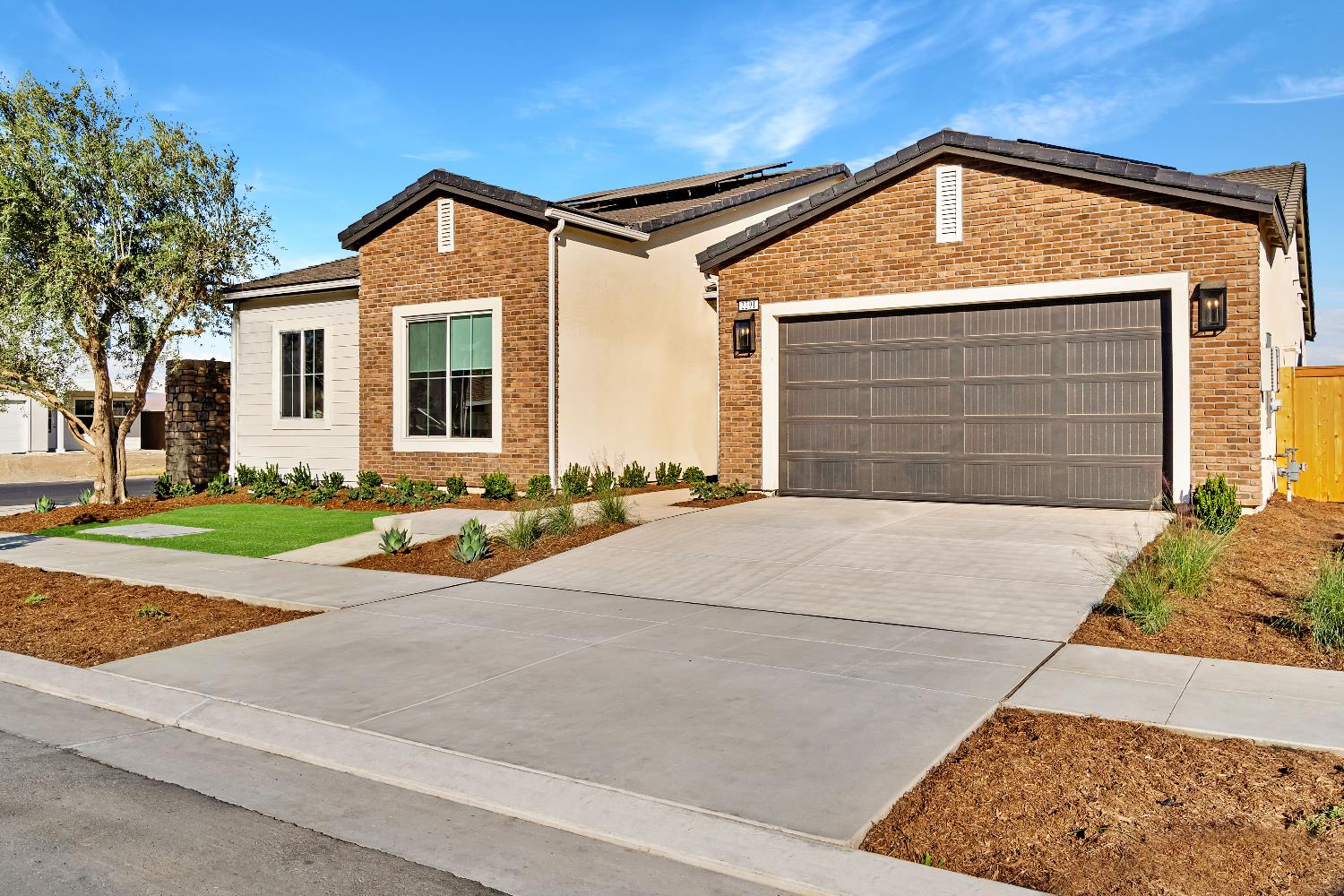 2291 N Argyle Ave, Clovis, CA 93619