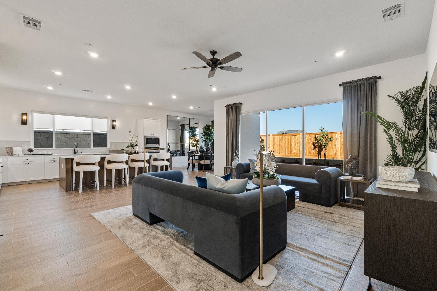 2291 N Argyle Ave, Clovis, CA 93619