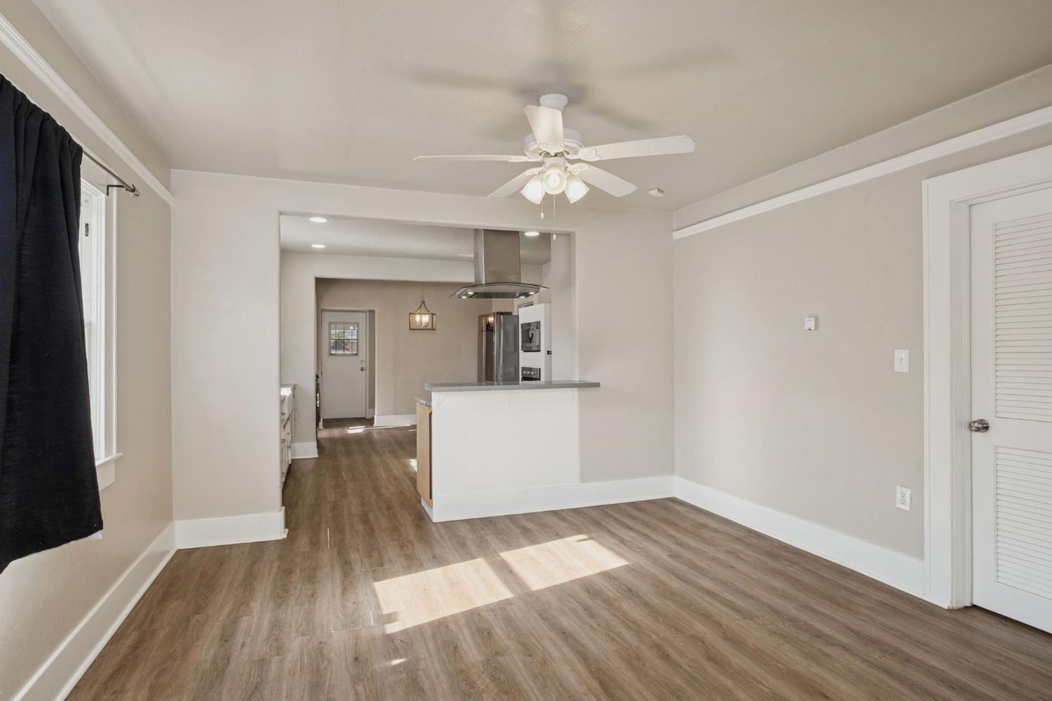 1619 N Arthur Ave, Fresno, CA 93705