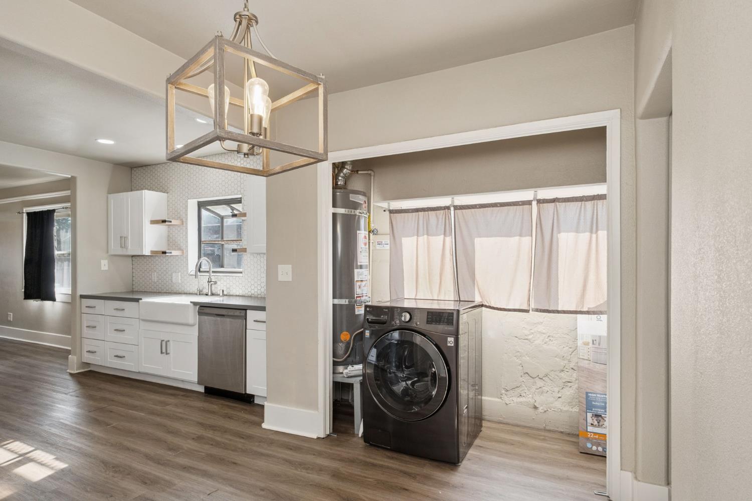 1619 N Arthur Ave, Fresno, CA 93705