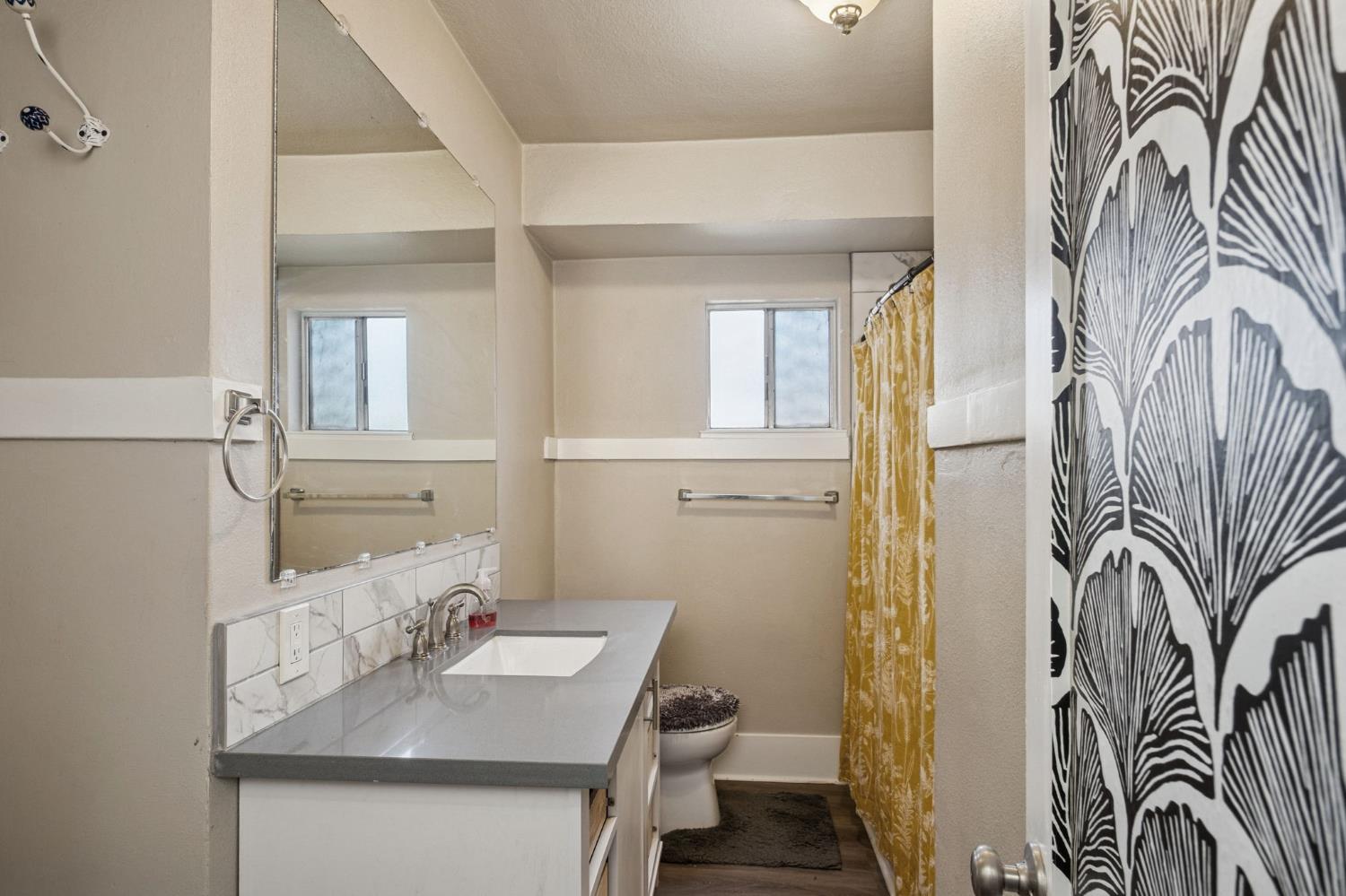 1619 N Arthur Ave, Fresno, CA 93705