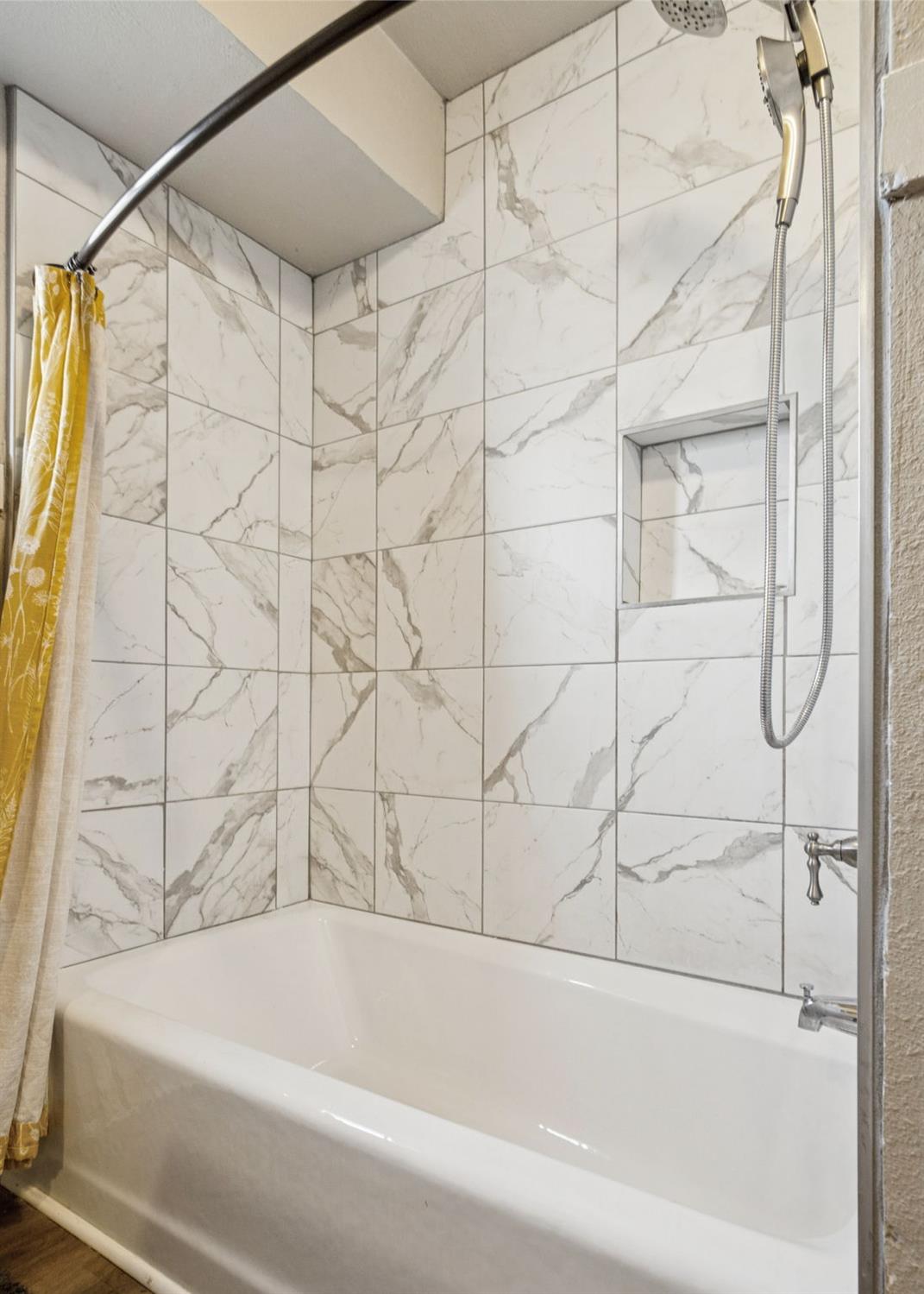 1619 N Arthur Ave, Fresno, CA 93705