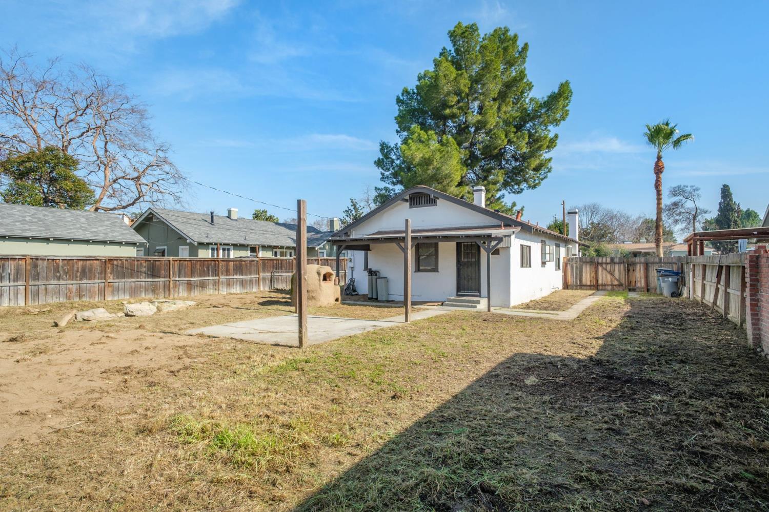 1619 N Arthur Ave, Fresno, CA 93705