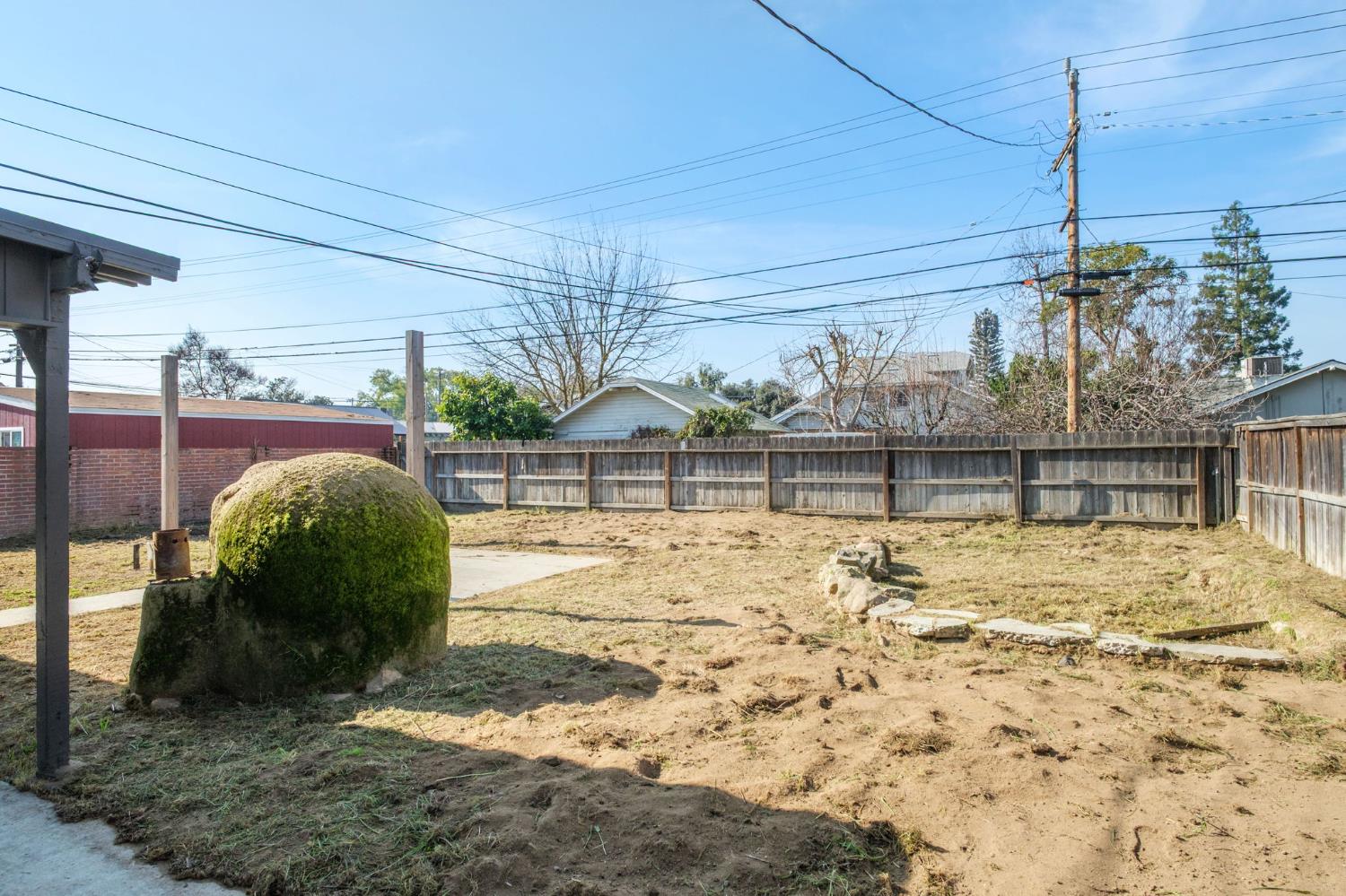 1619 N Arthur Ave, Fresno, CA 93705