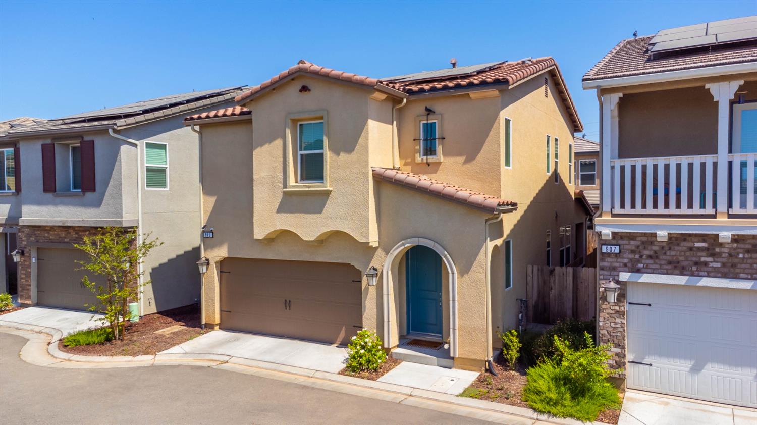 915 Winchell Way W, Madera, CA 93636