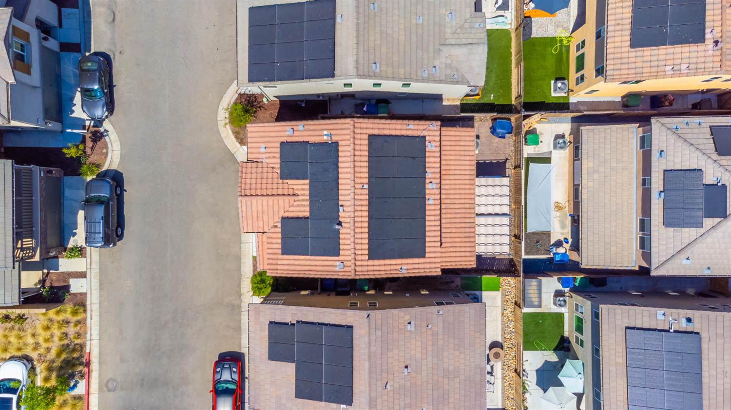 915 Winchell Way W, Madera, CA 93636