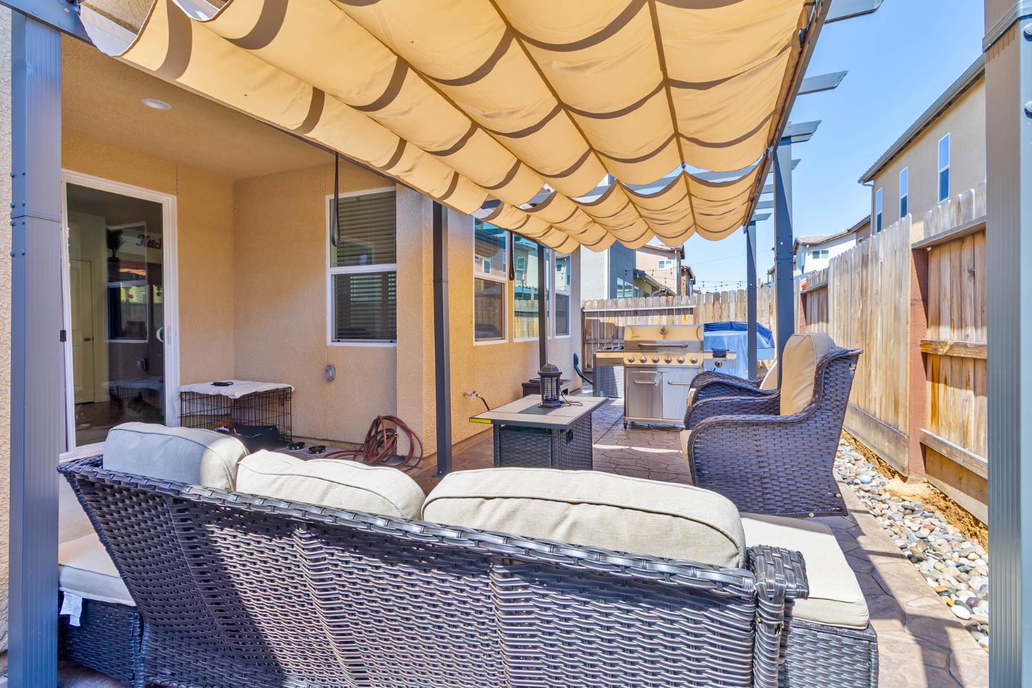 915 Winchell Way W, Madera, CA 93636