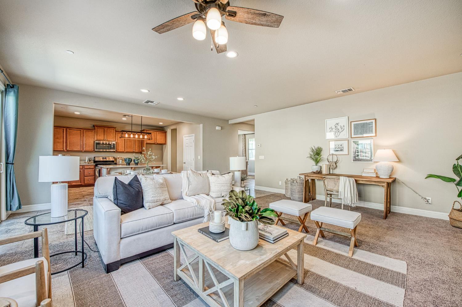 7280 E Berkeley Ave, Fresno, CA 93737