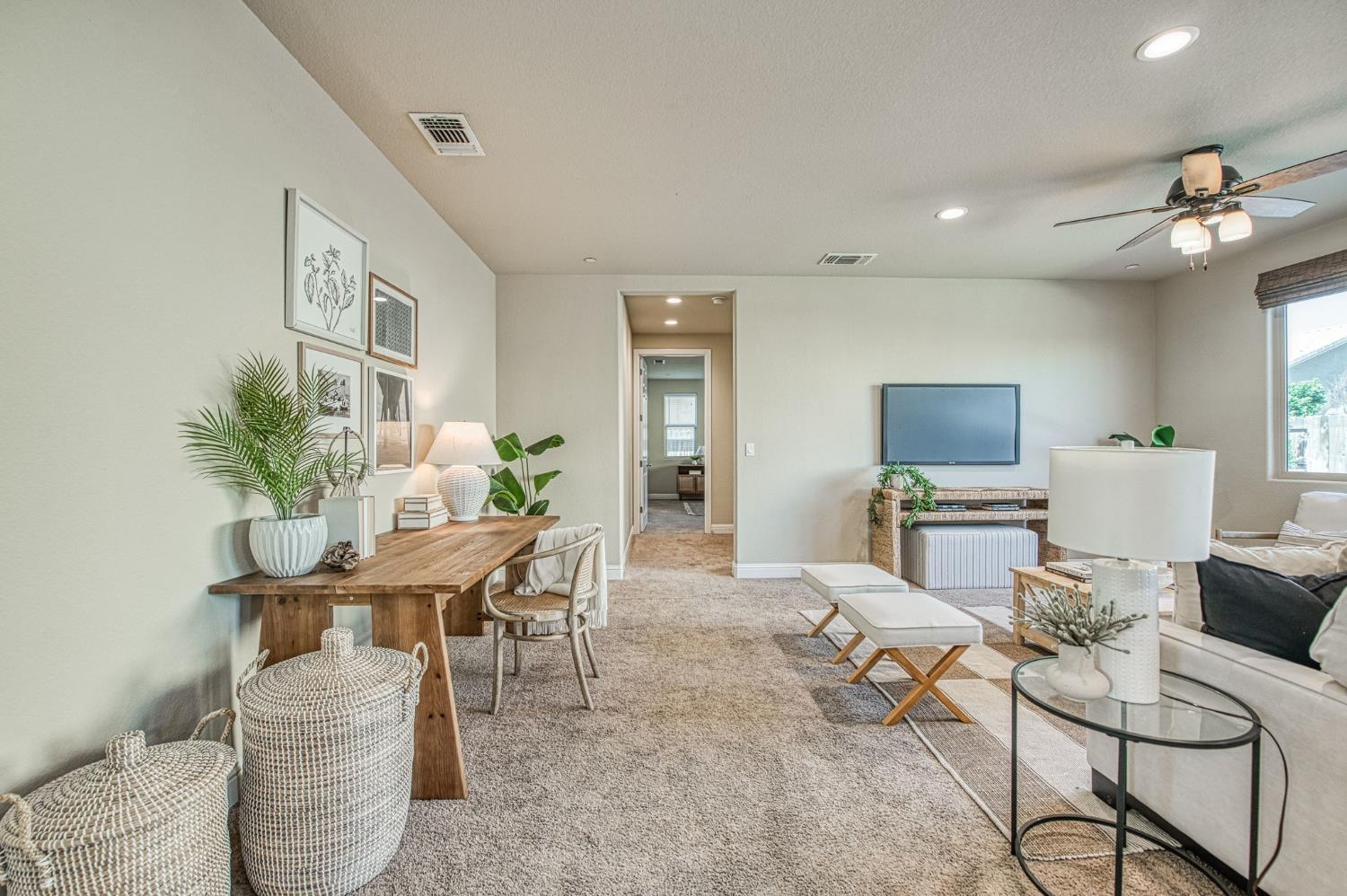 7280 E Berkeley Ave, Fresno, CA 93737