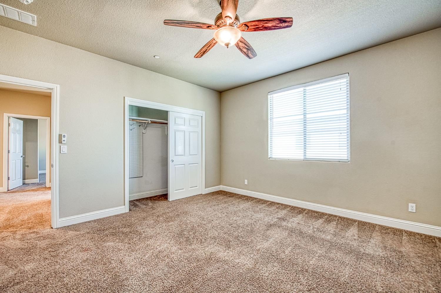 7280 E Berkeley Ave, Fresno, CA 93737