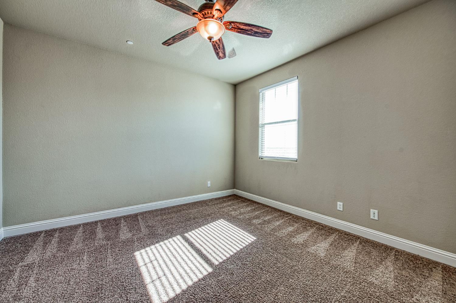 7280 E Berkeley Ave, Fresno, CA 93737