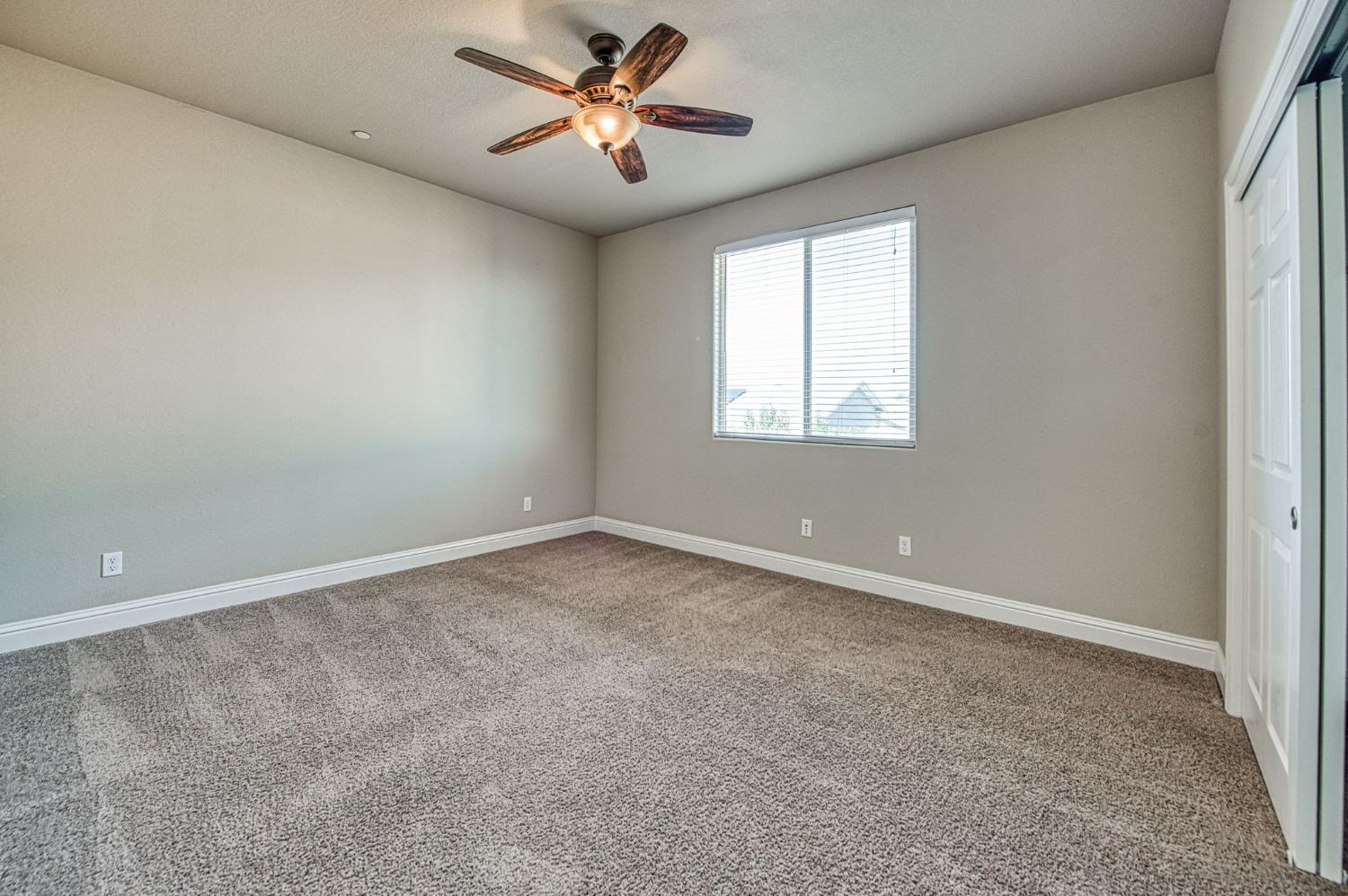 7280 E Berkeley Ave, Fresno, CA 93737