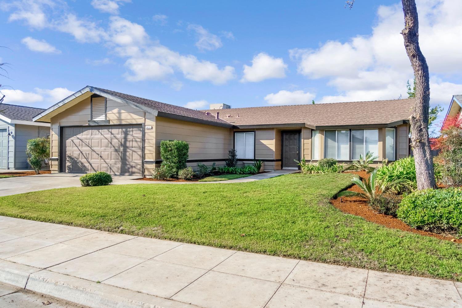 3837 N State St, Fresno, CA 93722