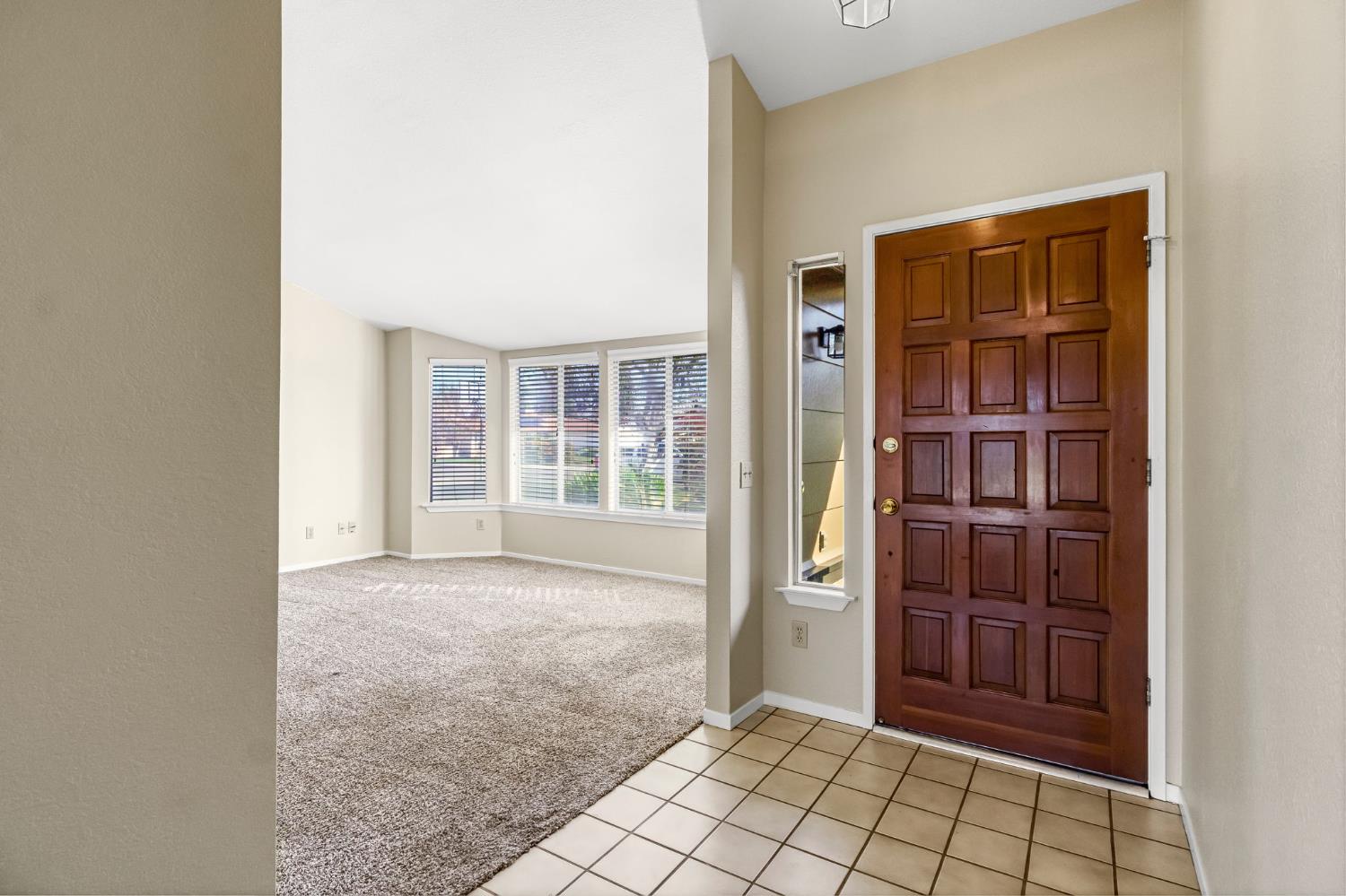 3837 N State St, Fresno, CA 93722