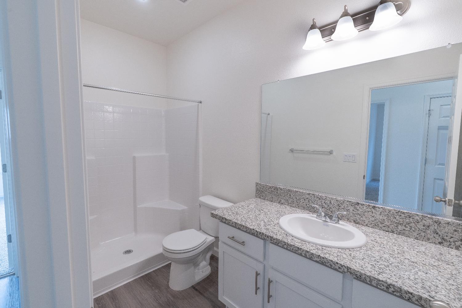 1208 E Orange St, Avenal, CA 93204