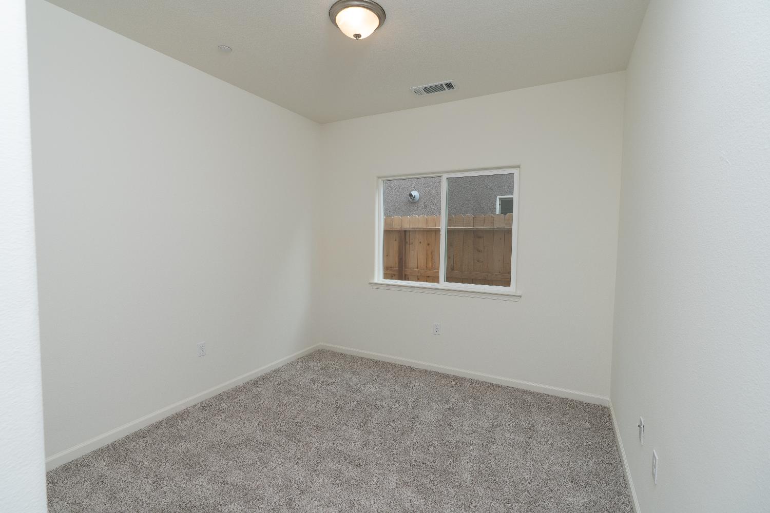 1208 E Orange St, Avenal, CA 93204