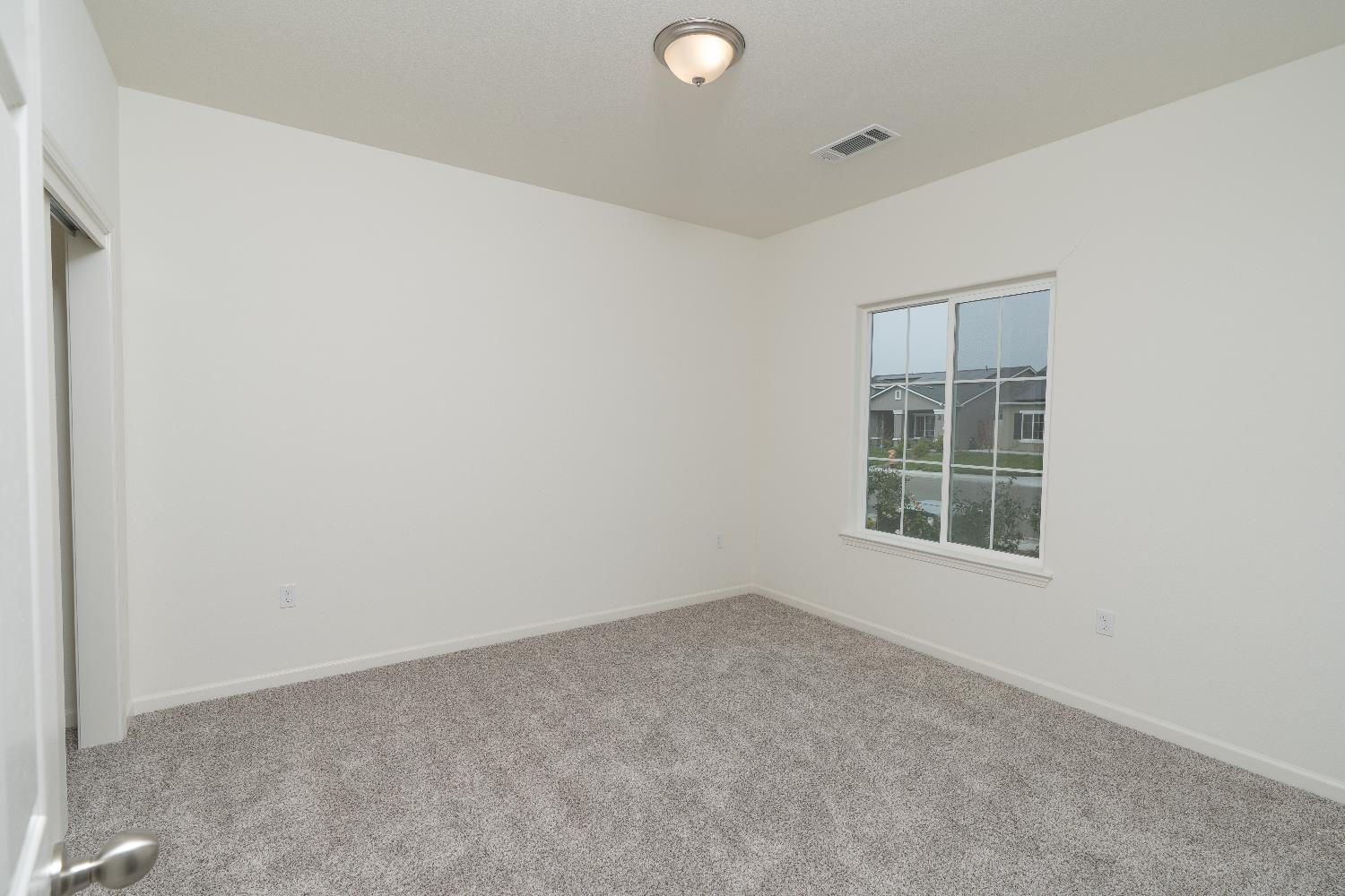 1208 E Orange St, Avenal, CA 93204