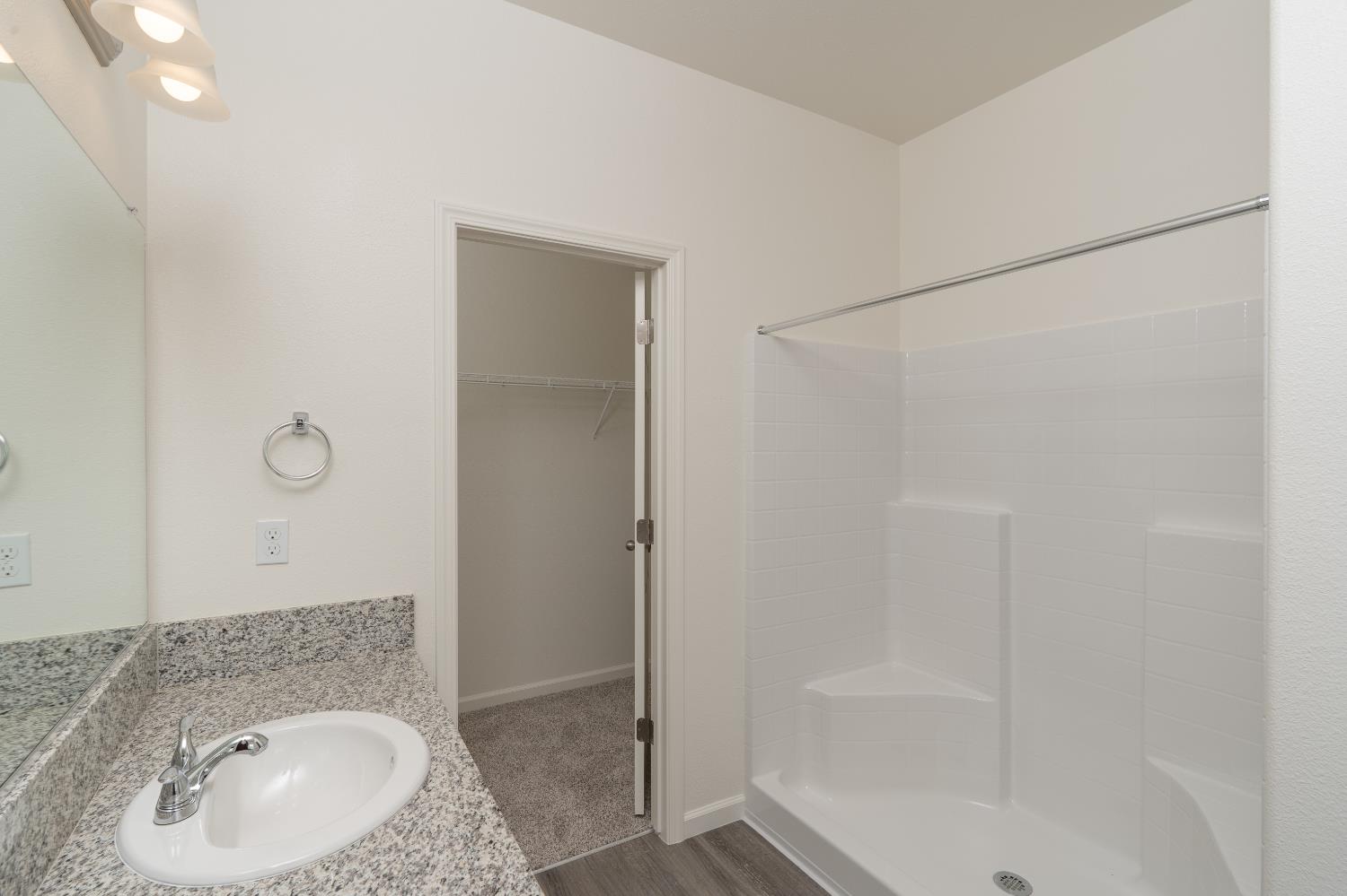 1208 E Orange St, Avenal, CA 93204