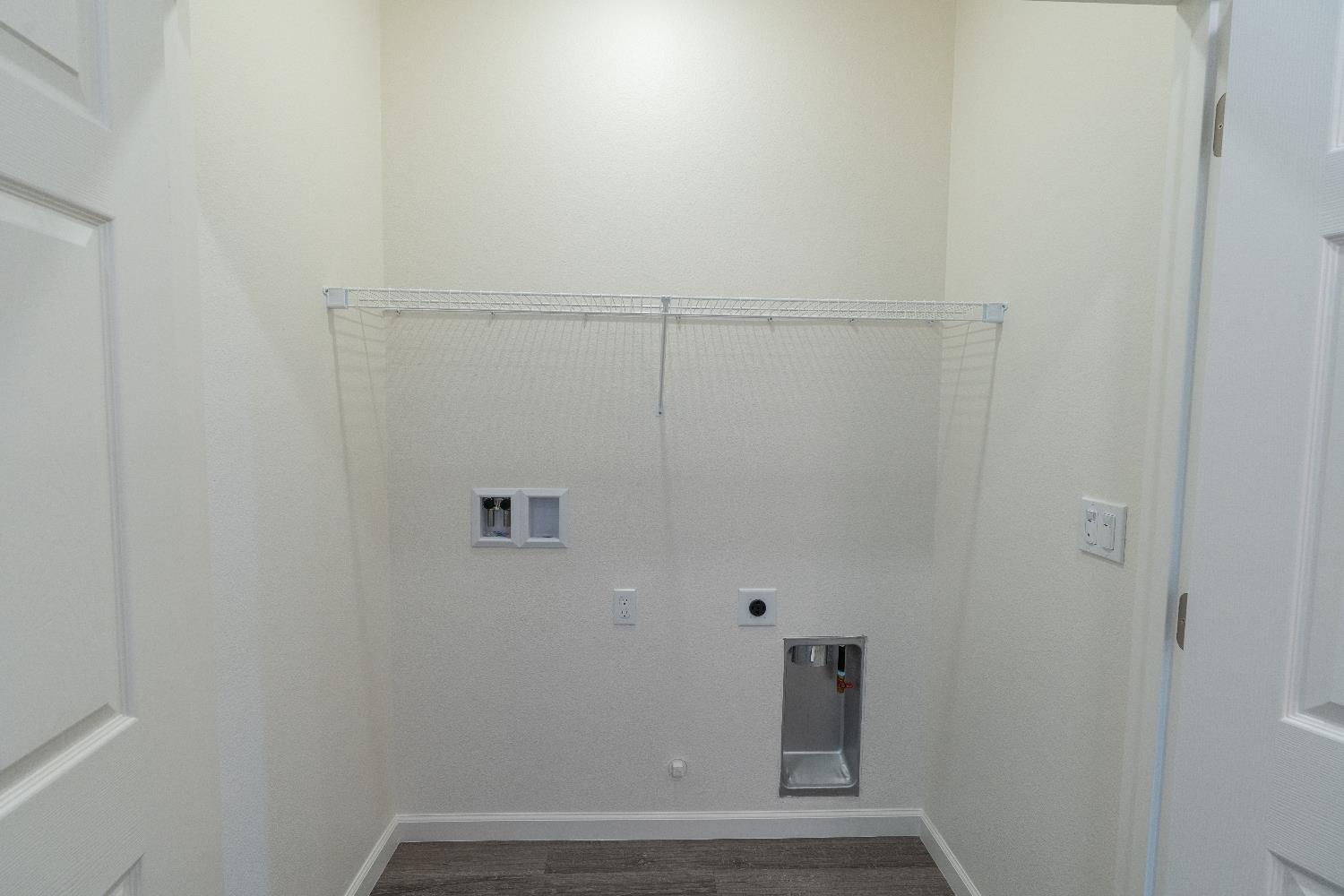 1208 E Orange St, Avenal, CA 93204