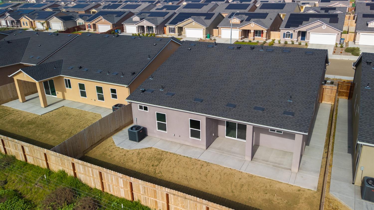 1208 E Orange St, Avenal, CA 93204