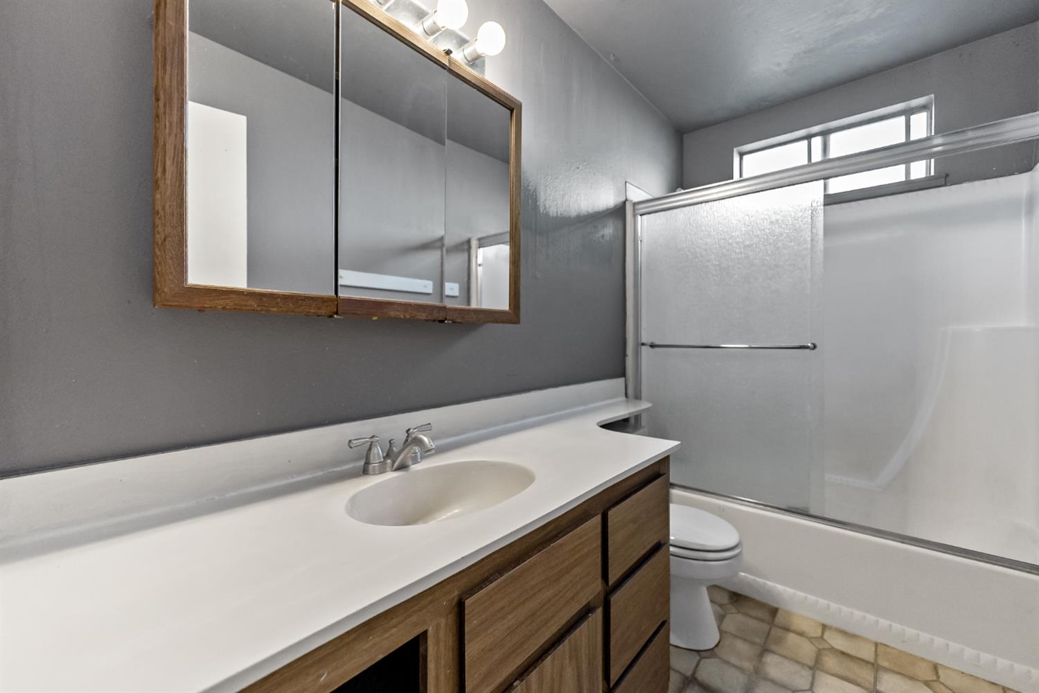 5188 E Ashlan Ave #128, Fresno, CA 93727