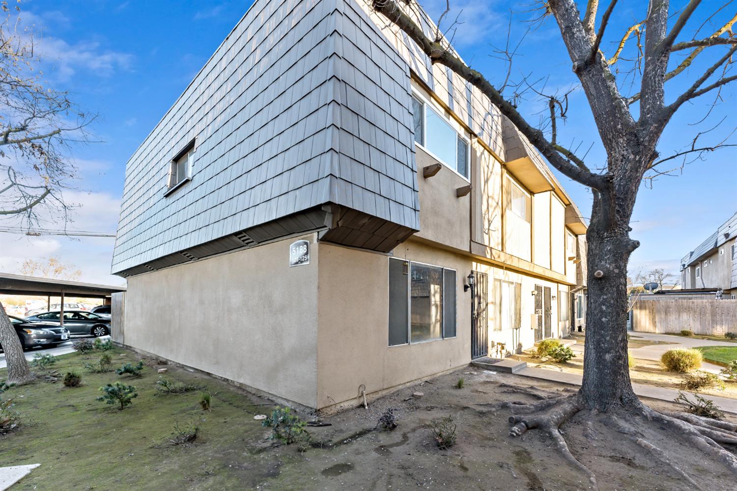 5188 E Ashlan Ave #128, Fresno, CA 93727