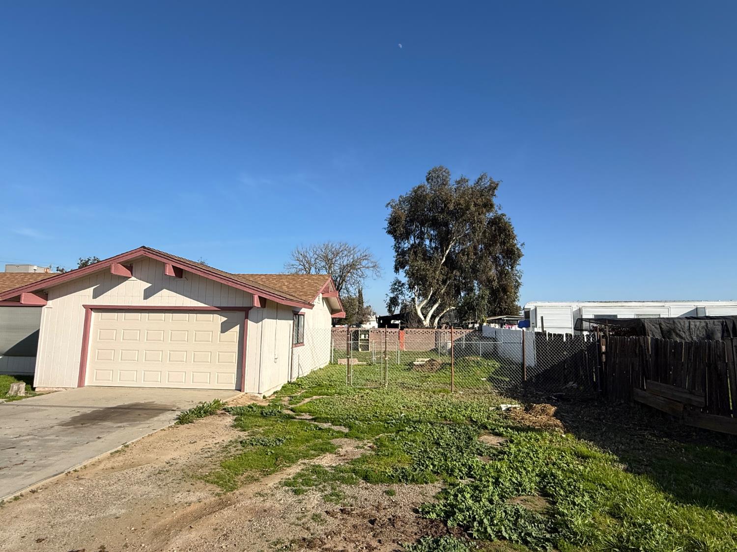 16385 N D St, Madera, CA 93638