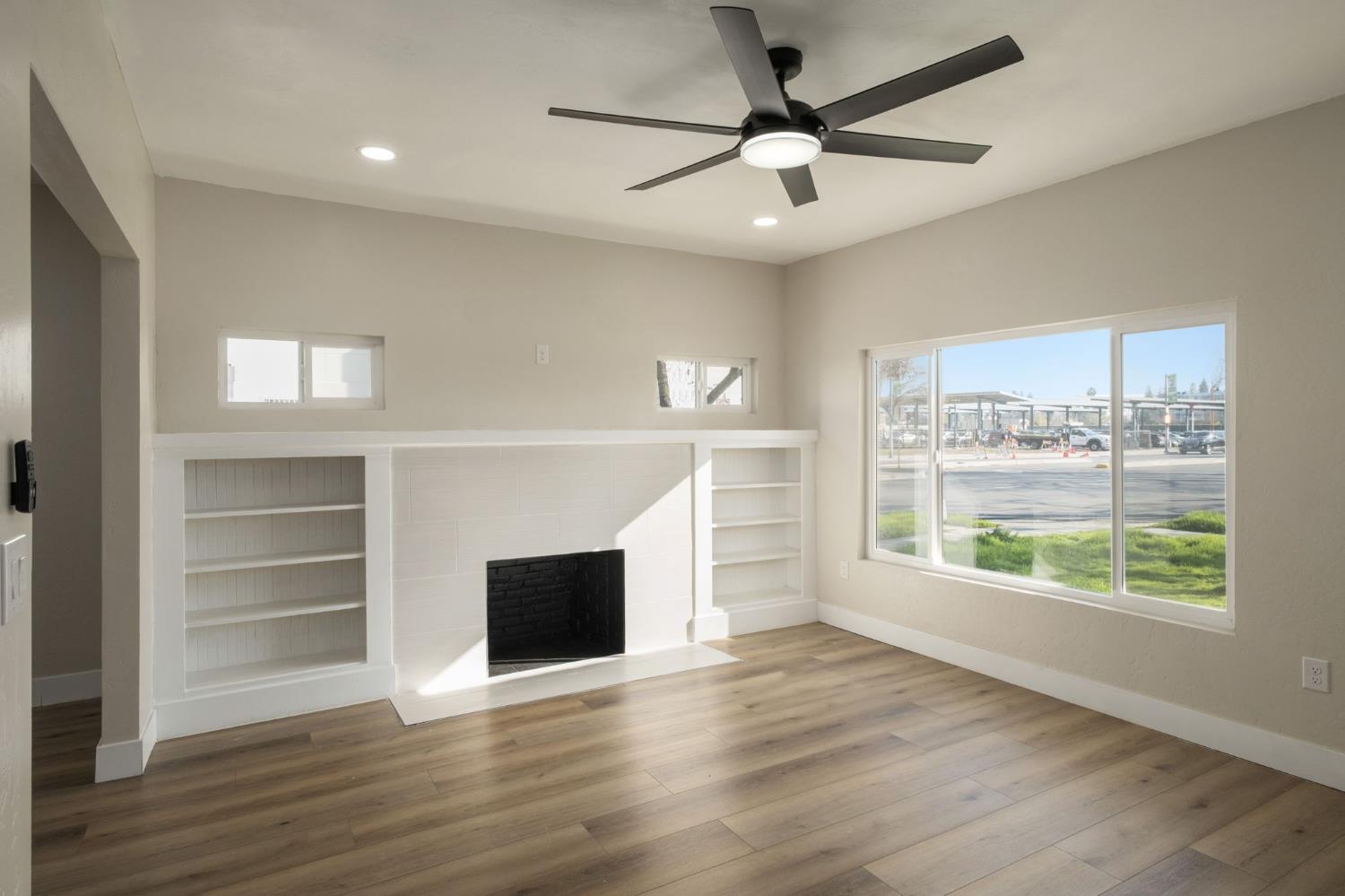 4169 E Platt Ave, Fresno, CA 93702