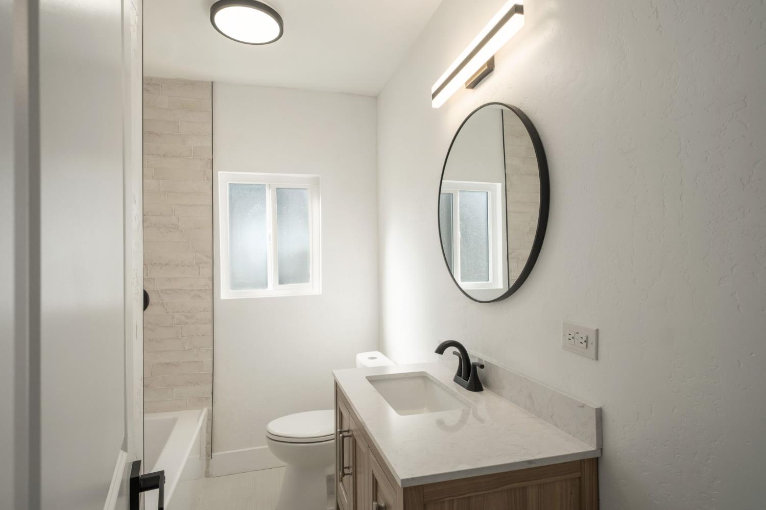 4169 E Platt Ave, Fresno, CA 93702