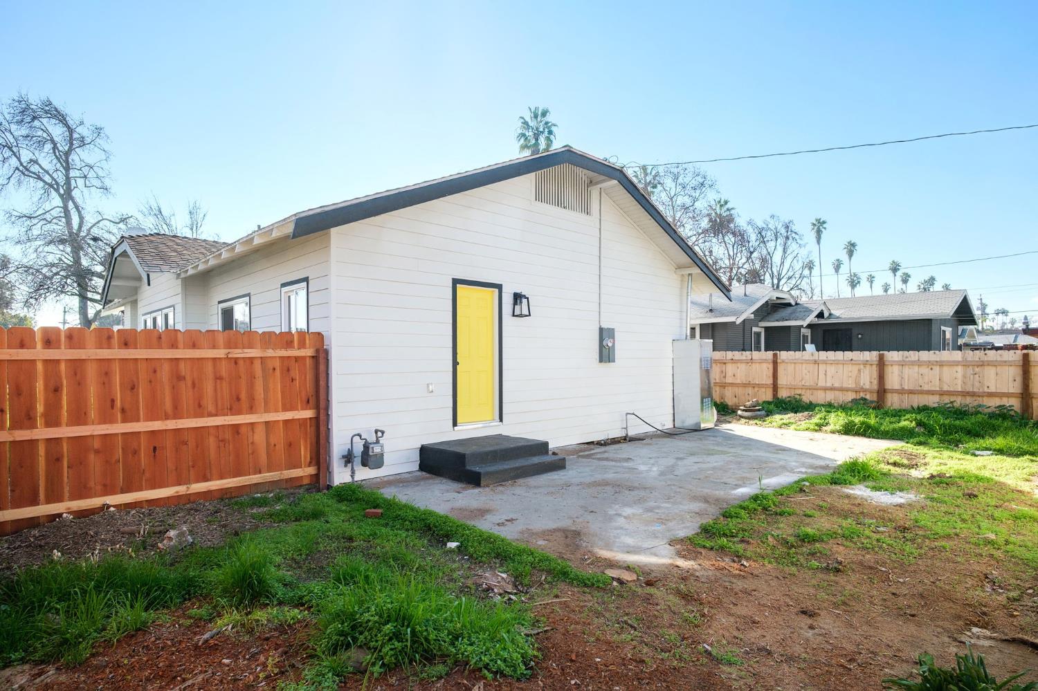 4169 E Platt Ave, Fresno, CA 93702