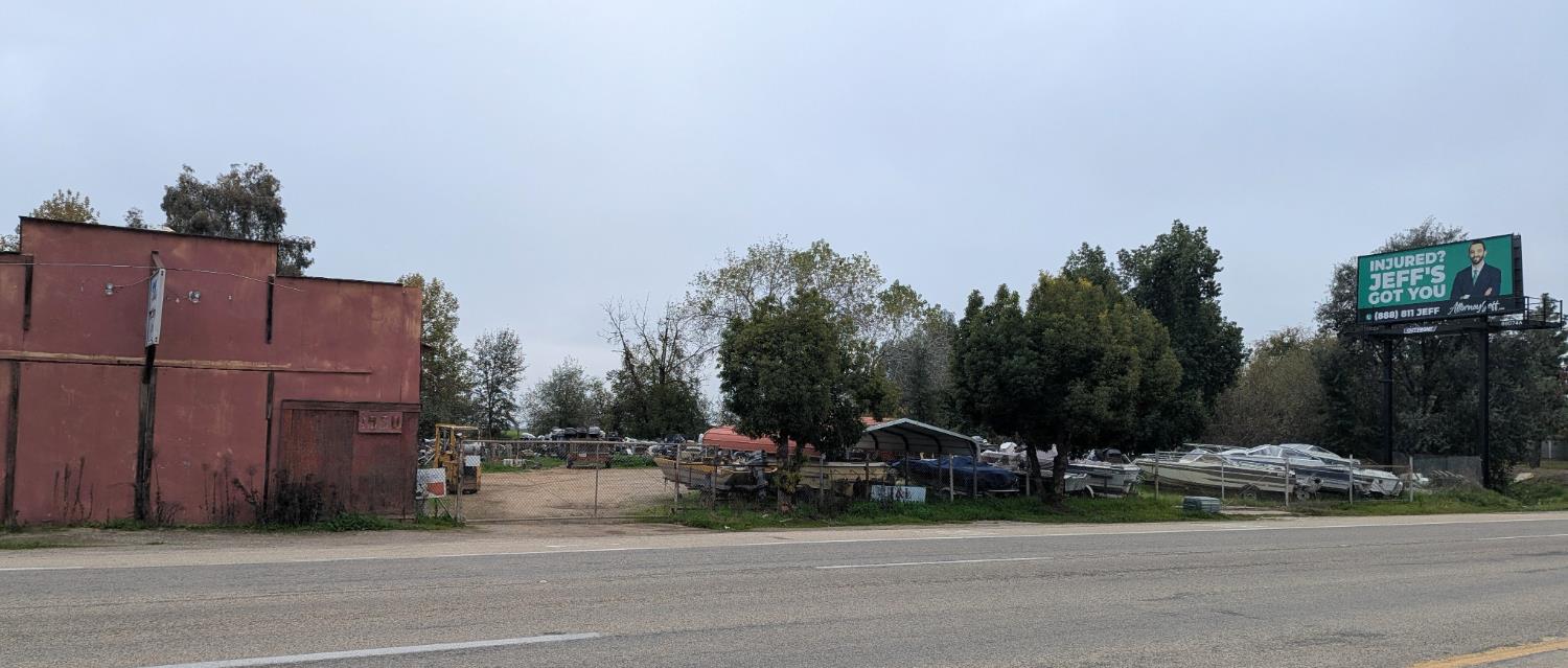 1950 N Academy Ave, Sanger, CA 93657