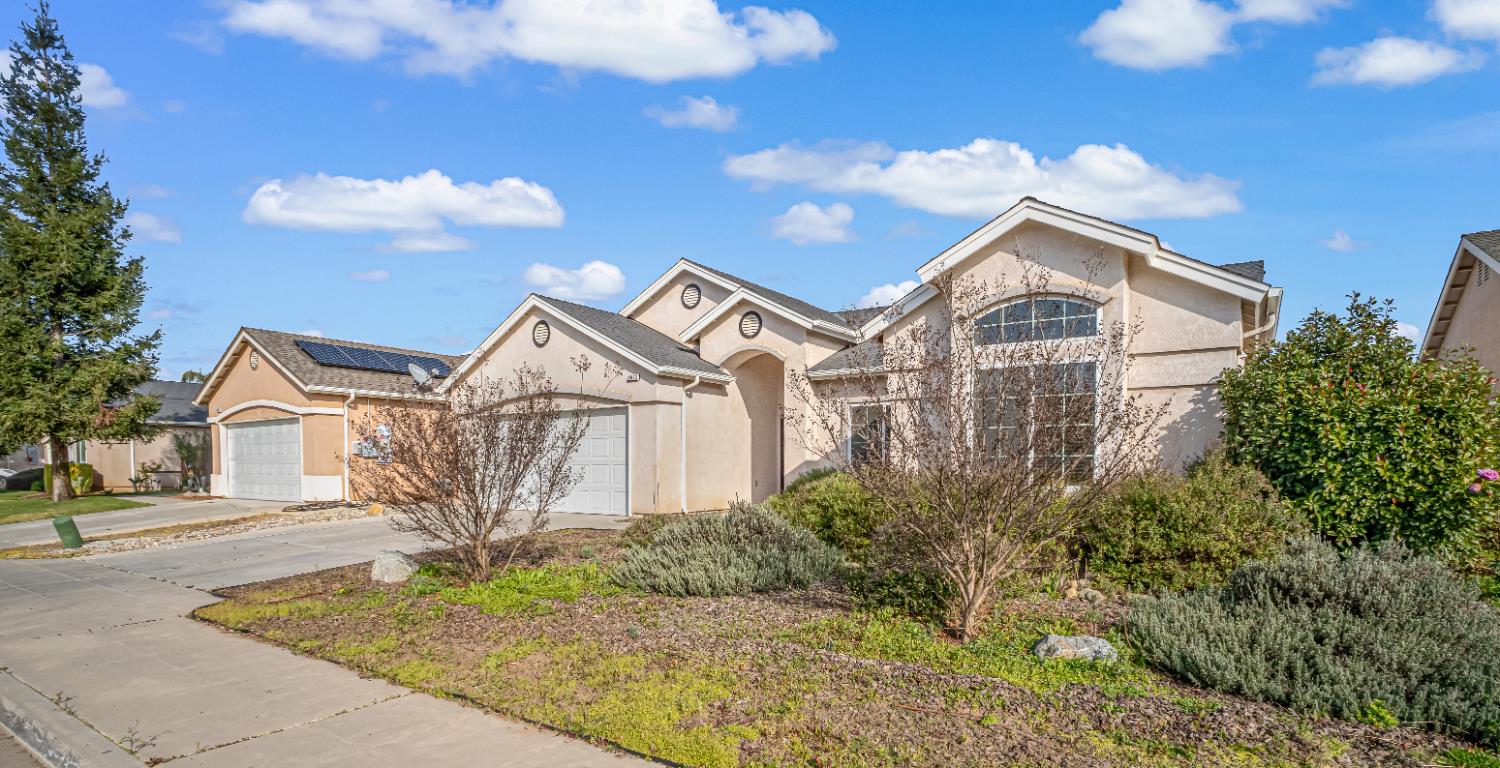 3062 N Filbert Ave, Fresno, CA 93727