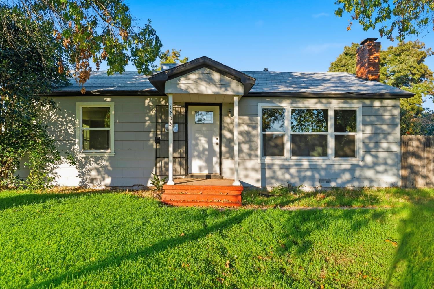 1405 E 22nd St, Merced, CA 95340