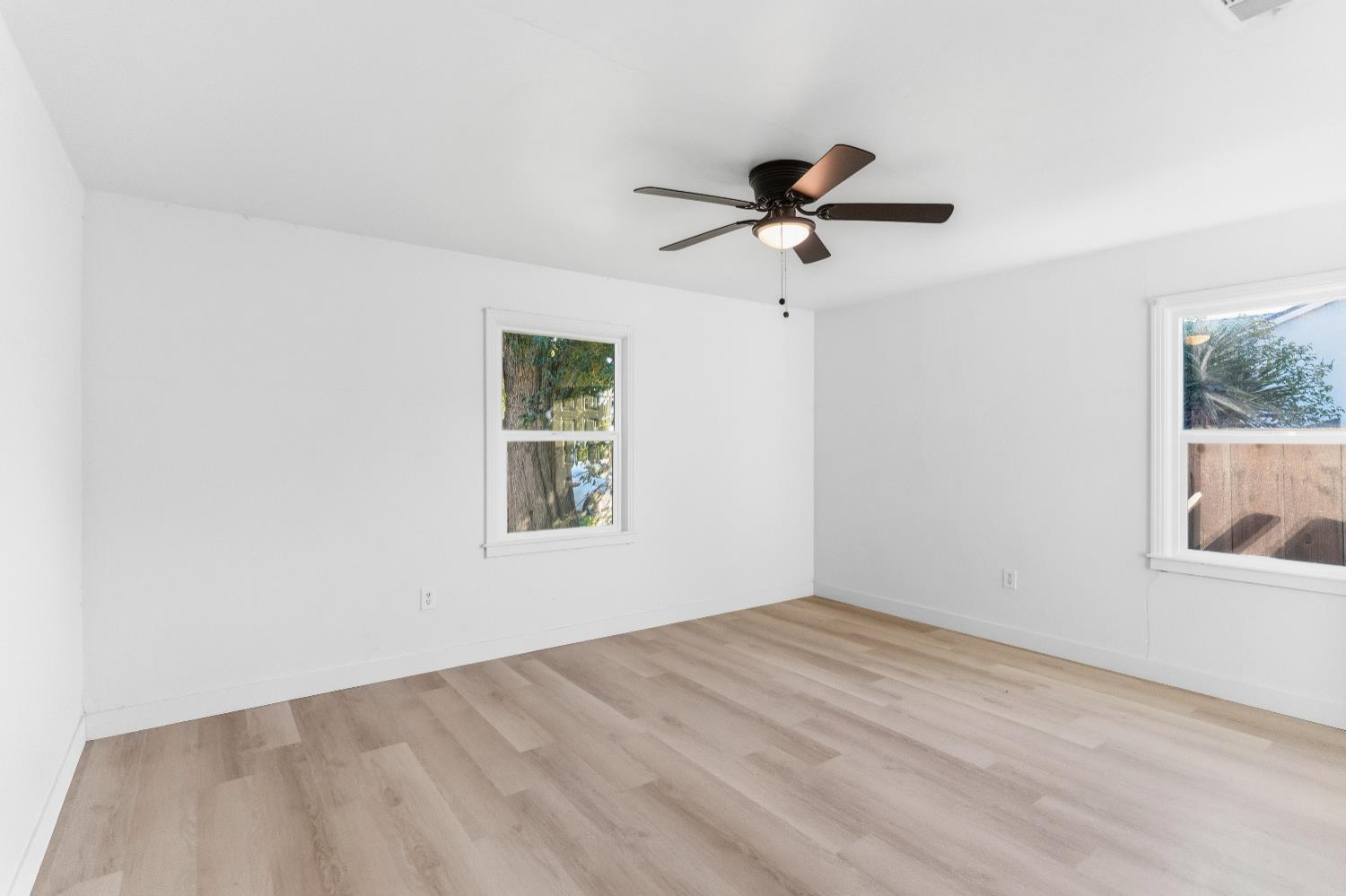 1405 E 22nd St, Merced, CA 95340