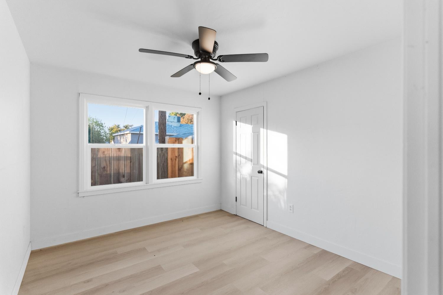 1405 E 22nd St, Merced, CA 95340