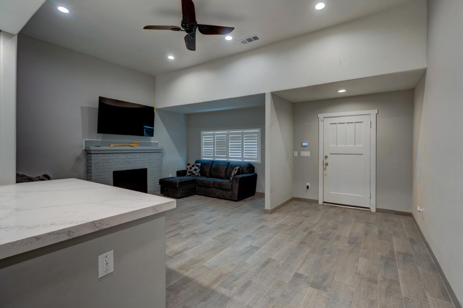 15 E 22nd St, Merced, CA 95340