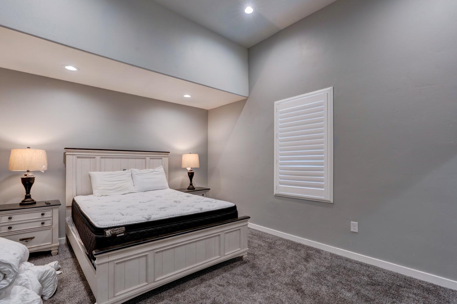 15 E 22nd St, Merced, CA 95340